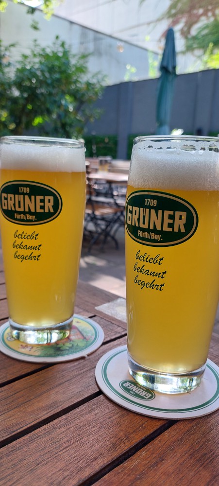 Grüner Naturtrüb